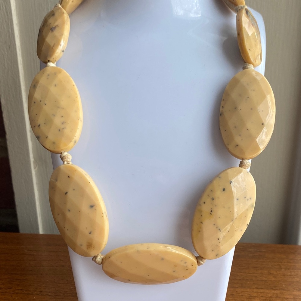 Chunky lucite Beige Oval Bead Necklace